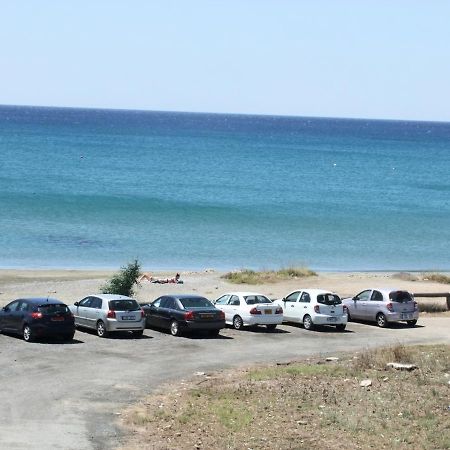 Frangeskos Beach Apartment'S Декелия Экстерьер фото
