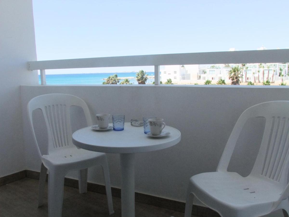 Frangeskos Beach Apartment'S Декелия Экстерьер фото